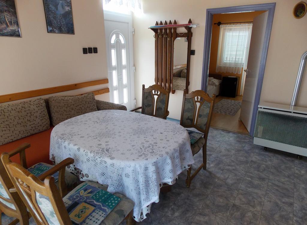 Bencze Vendeghaz Zalakaros Apartment ภายนอก รูปภาพ